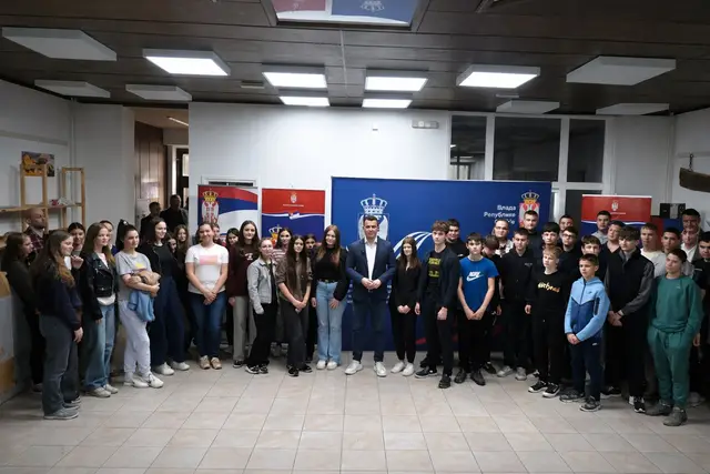 Irig susret sa mladima Đorđe Milićević projekat Sa ministrom na Ti / Foto: Kabinet ministra za dijasporu