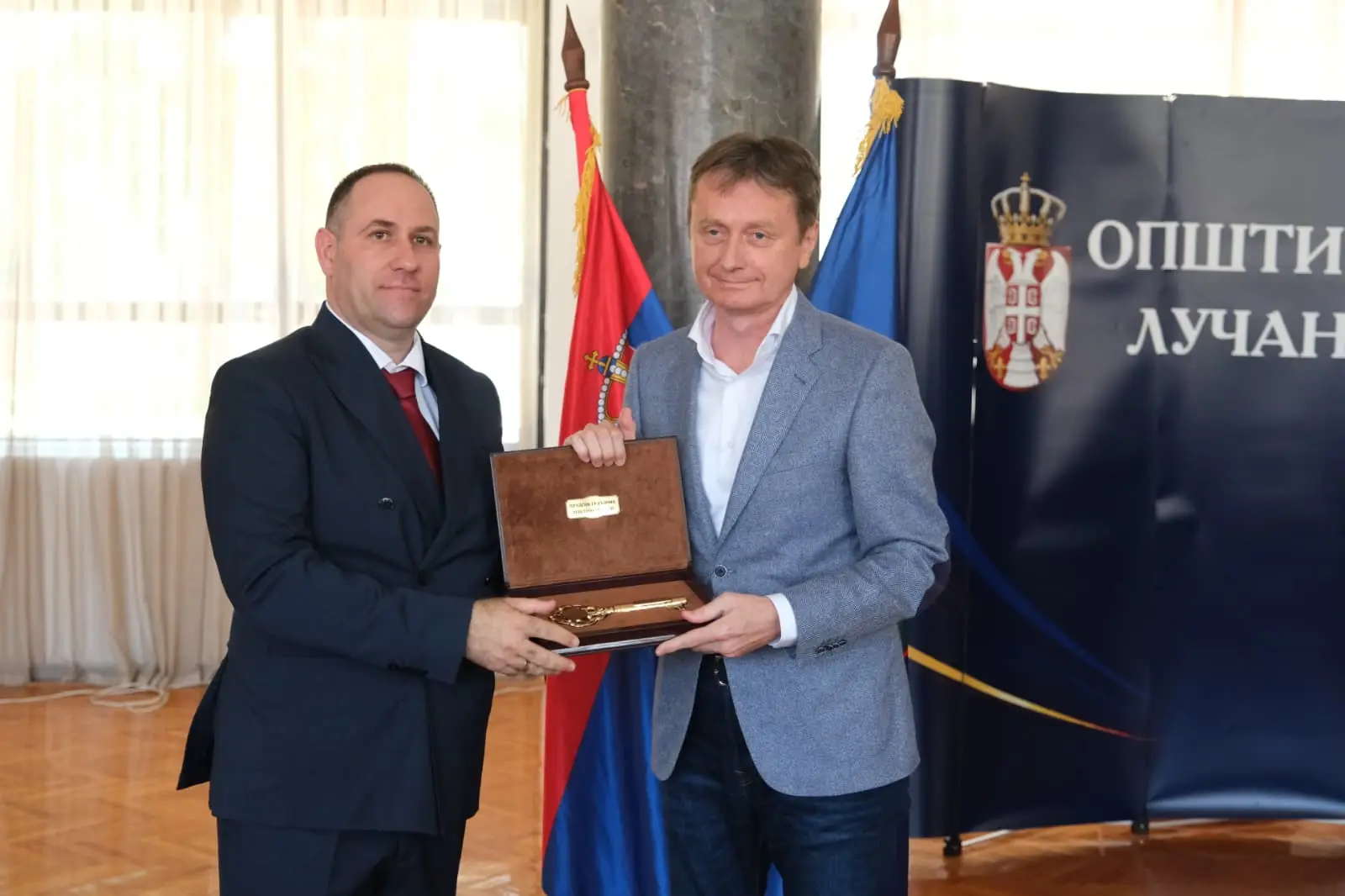 Dragačevo se odužilo ovom čoveku za sve što radi: Glišić proglašen za počasnog građanina Lučana - lično proveravao da sve obećano bude urađeno (FOTO)(VIDEO)