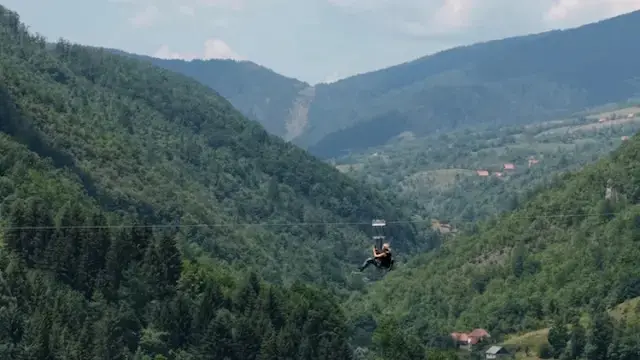 Ovo je najduži zip lajn u Srbiji, nalazi se u selu Ljubiš: Sada na njemu postavljena i povratna sajla pa avantura traje duže
