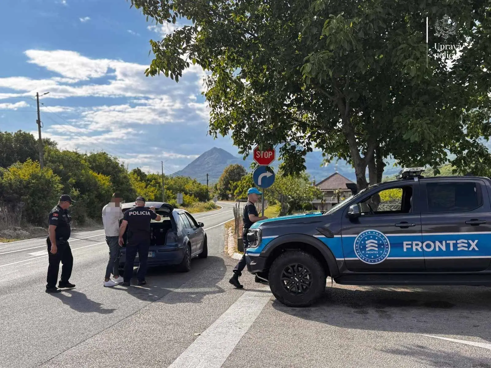 Pojačana kontrola na granicama Crne Gore tokom praznika: Za dva dana prošlo skoro 188.000 putnika (FOTO)