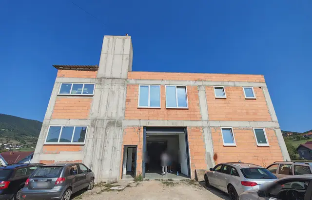 U Novom Pazaru uhapšen muškarac zbog falsifikovane robe vredne više od 13 miliona dinara  - Foto: MUP Srbije