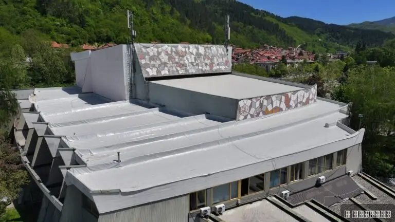 Najvažnija kuća kulture konačno dobila svoj novi krov: Investicija od izuzetnog značaja realizovana u Prijepolju