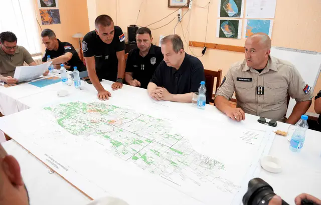 Požar u Deliblatskoj peščari i obilazak Ivice Dačića - Foto: Ministarstvo unutrašnjih poslova Srbije