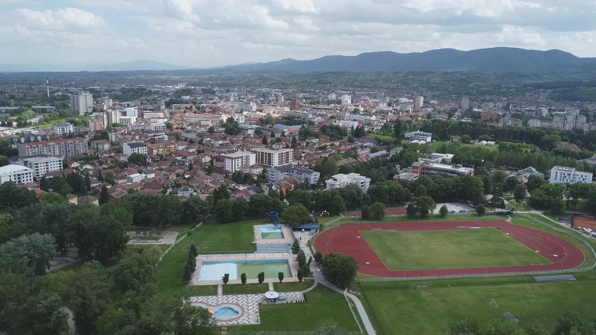 Ovaj srpski grad postaje sve popularniji među turistima: Čačak u prvih pet meseci posetilo skoro 15.000 gostiju a ostvareno preko 44.000 noćenja (FOTO)