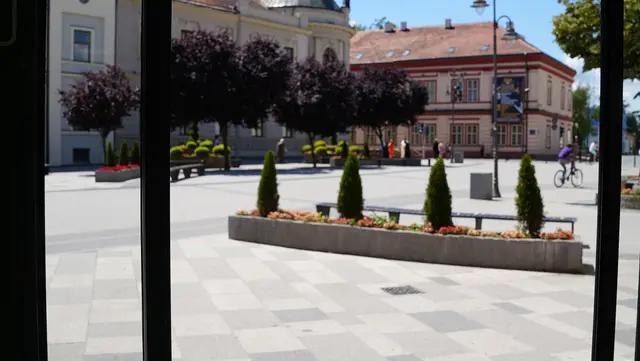 Čačak – visoke temperature ispraznile ulice, poluprazni kafići i tek poneki prolaznik – Foto: RINA