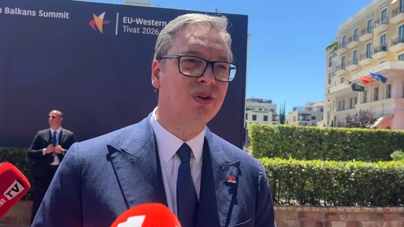 Uhapšen osumnjičeni: Vitlao mačetom na društvenim mrežama i pretio predsedniku države Vučiću