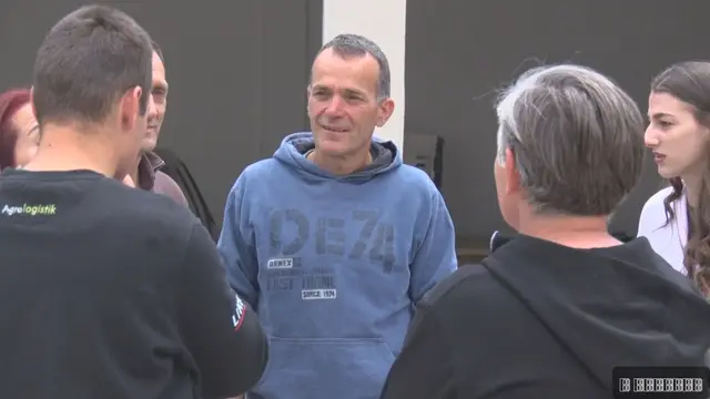 Dok mladi odlaze iz sela, Veljko (21) sa suprugom Tijanom ostao na dedovini/ Foto: RINA
