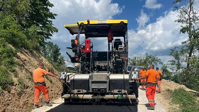 Asfaltirana jako važna deonica / foto: RINA