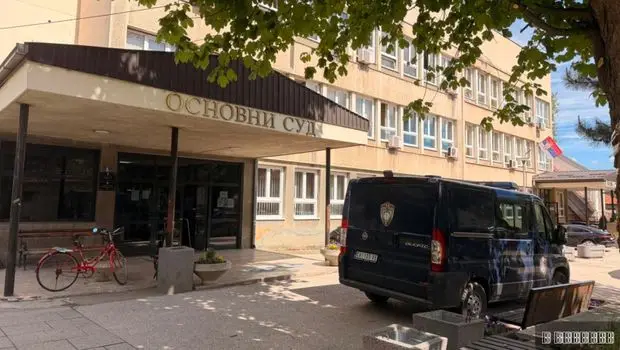 Pobiću vas sve: Čačanin pretio komšijama u zgradi i dobio četiri meseca zatvora - prijavljivali se međusobno preko 30 puta