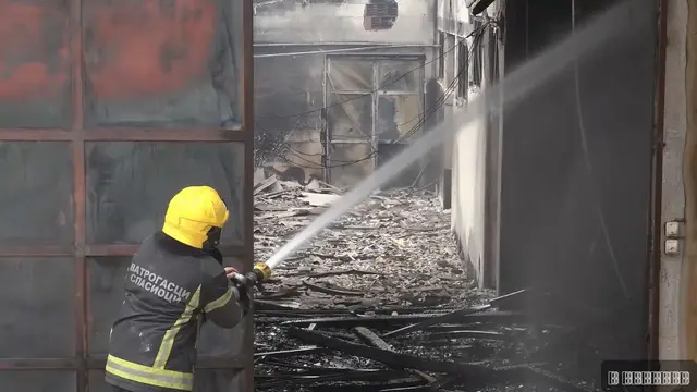 Veliki požar u fabrici nameštaja u Svrljigu - Foto: RINA