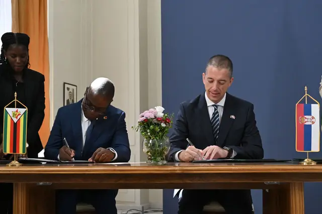 Ministri spoljnih poslova Srbije i Zimbabvea Marko Đurić i Amon Murvira nakon sastanka u Beogradu. - 
Foto: Ministarstvo spoljnih poslova Republike Srbije