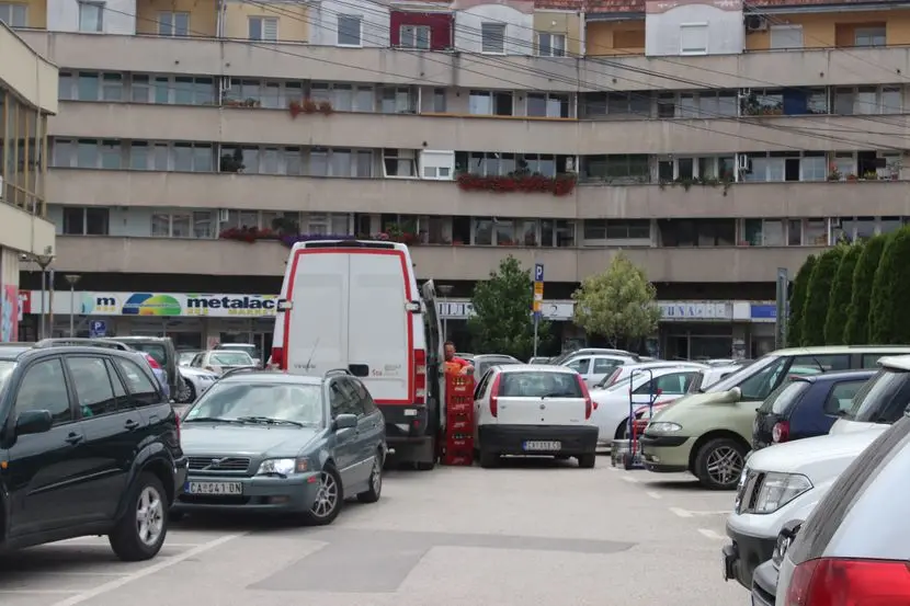 Uklonite sva parkirana vozila: Važno saopštenje za vozače u Čačku, izvode se radovi na jednoj od najfrekfentnijih deonica