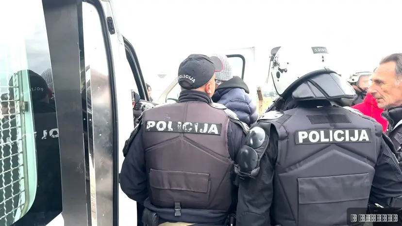 Bežao peške preko zelene granice pa završio u zatvoru: Državljanin Srbije uhapšen u Crnoj Gori, za njim tragala policije iz dve države