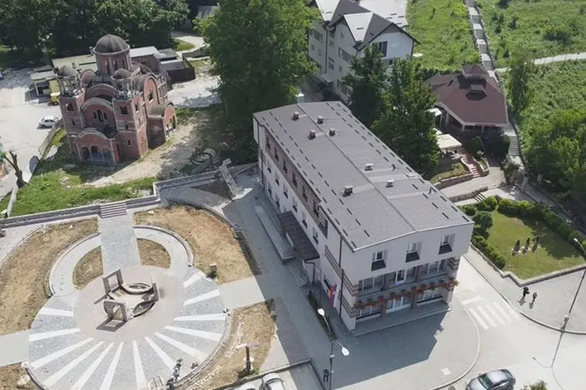 Zna se gde su najveće plate u Moravičkom okrugu: Opština Lučani sa  prosečnom zaradom od preko 120.000 dinara ubedljiva na tronu
