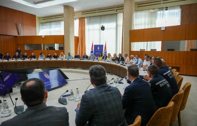 Dobrovoljna vatrogasna društva – dodela bespovratnih sredstava – Foto MUP Srbije