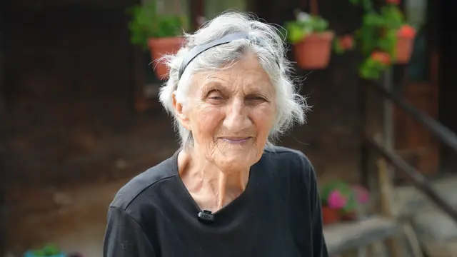 Baka Olga nosila sina Predraga ceo njegov život na rukama / foto: RINA