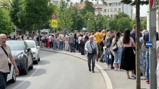 Nikad duži redovi ispred Hrama / foto: RINA