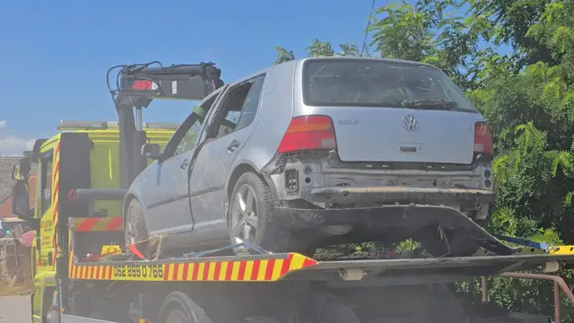 Novi Sad – automobil u kanalu nakon nesreće u naselju Klisa – Foto: Printscreen