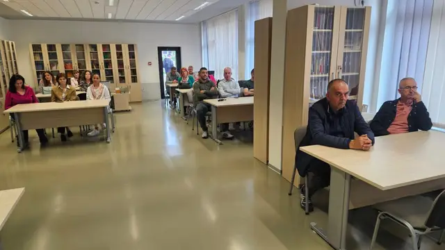Ministarstvo prosvete poklonili računare pribojskim đacima, foto: RINA