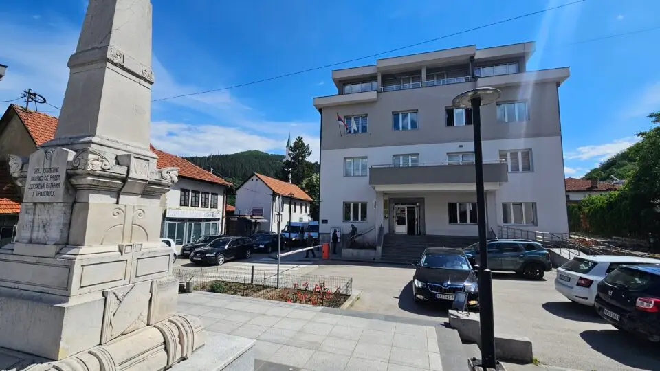 Preko 3.000 eura dodeljuje se nezaposlenima za pokretanje sopstvenog biznisa: Sjajan potez opštine Prijepolje