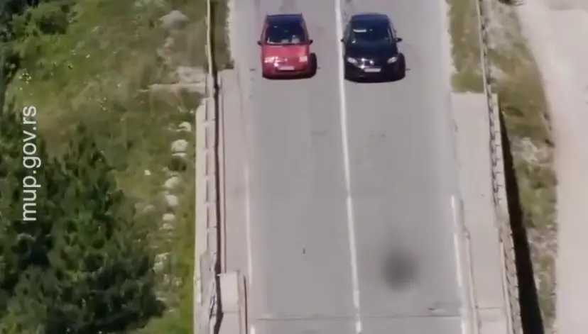 Dron iz vazduha razotkrio bahate vozače: Na deonici Nova Varoš – Borova Glava otkriveno 15 opasnih preticanja (FOTO)(VIDEO)
